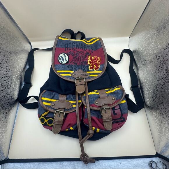 Harry Potter Unisex Hogwarts Alumni Gryffindor Backpack Red Gold Wizarding World - Picture 11 of 11